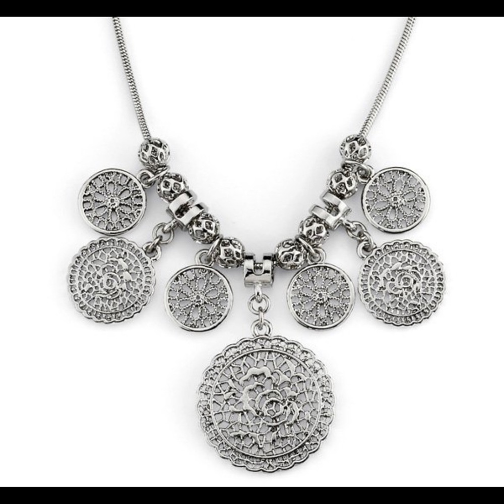 Lia Sophia Crochet 16”-19” necklace